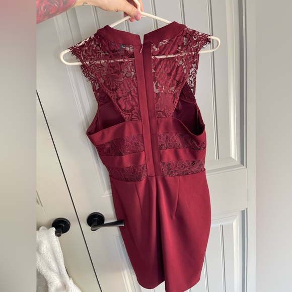 Burgundy Express dress - Picture 2 of 3